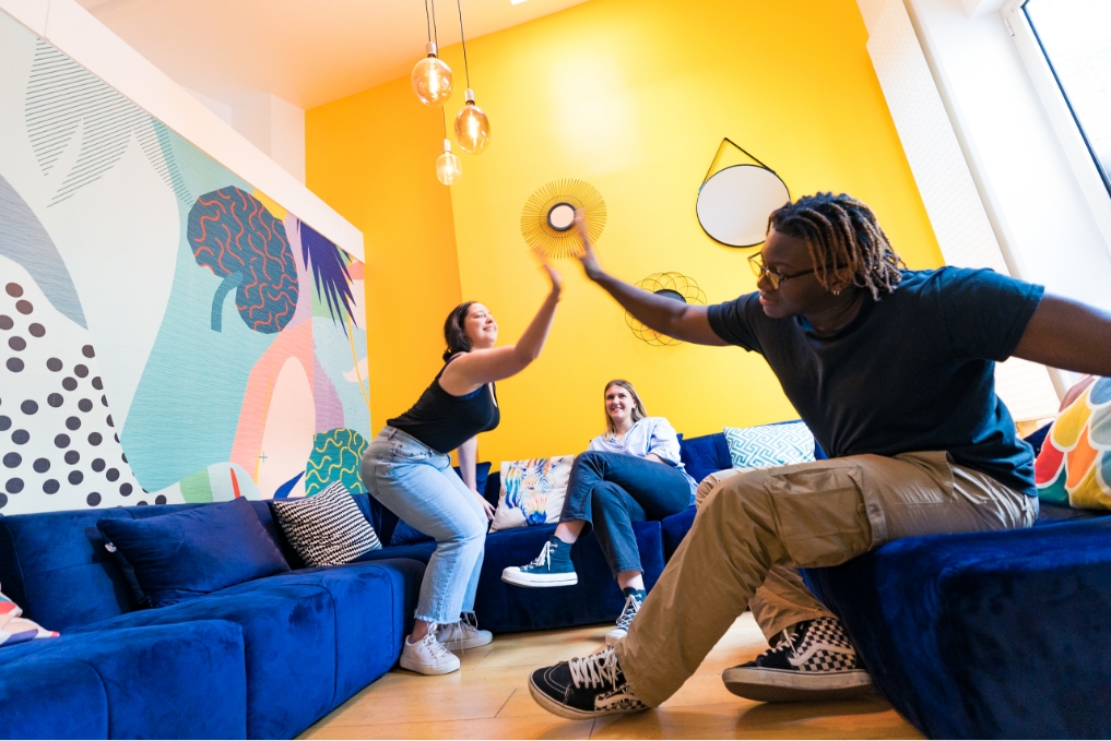 Les étudiants à Garti dans l'école à Neuilly